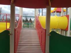 Установка игрового комплекса в г. Жиздра Калужской обл., парк «Сказка»